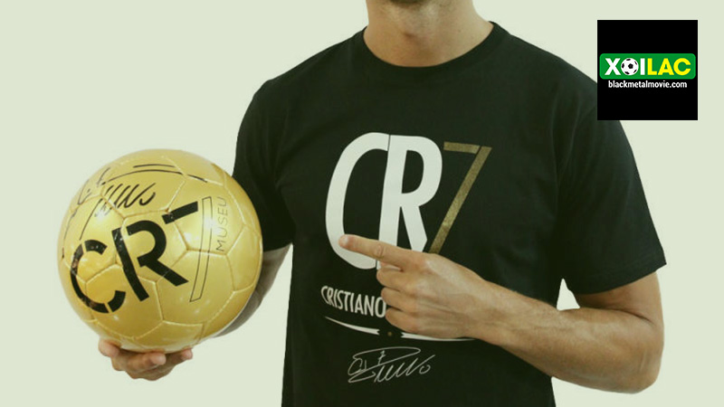 Quả bóng có chữ ký của Cristiano Ronaldo